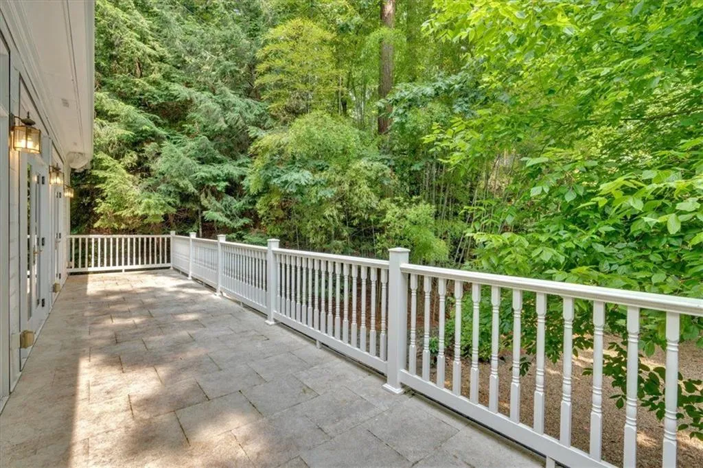 400 Old Ivy Road Ne, Atlanta, Georgia 30342, 6 Bedrooms Bedrooms, ,5 BathroomsBathrooms,Residential,For Sale,400 Old Ivy Road Ne,7587228
