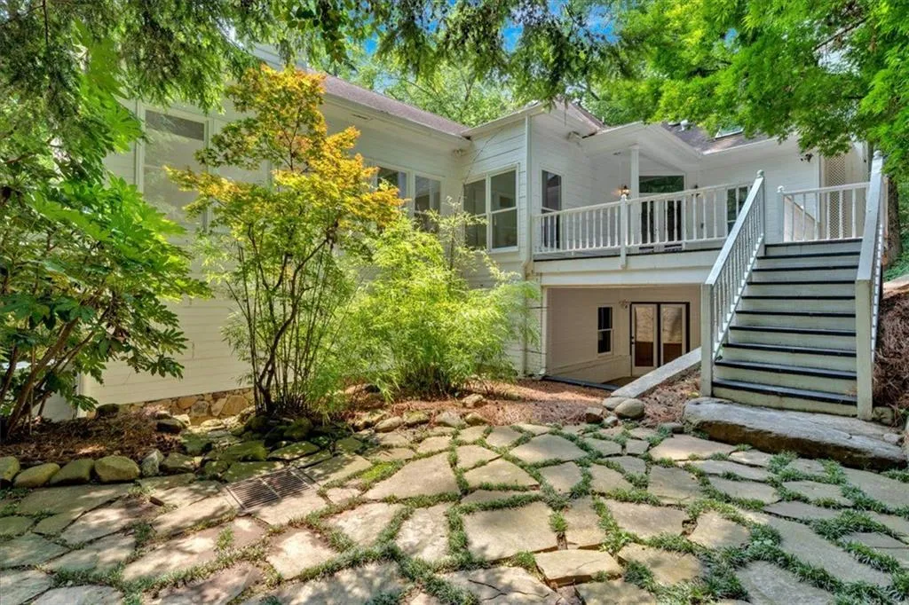400 Old Ivy Road Ne, Atlanta, Georgia 30342, 6 Bedrooms Bedrooms, ,5 BathroomsBathrooms,Residential,For Sale,400 Old Ivy Road Ne,7587228