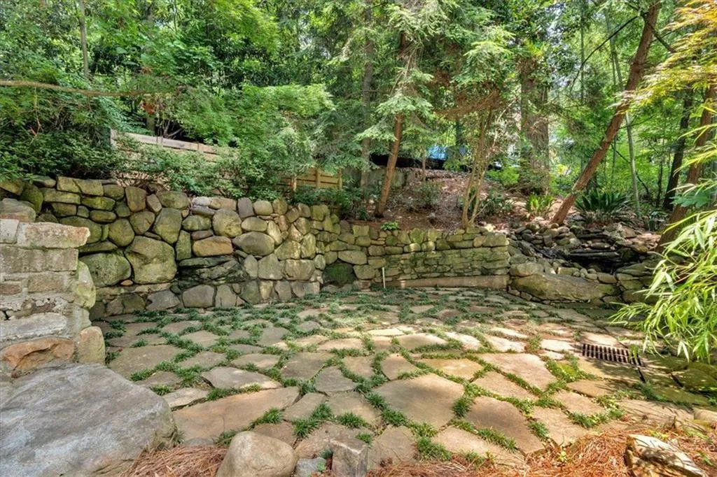 400 Old Ivy Road Ne, Atlanta, Georgia 30342, 6 Bedrooms Bedrooms, ,5 BathroomsBathrooms,Residential,For Sale,400 Old Ivy Road Ne,7587228