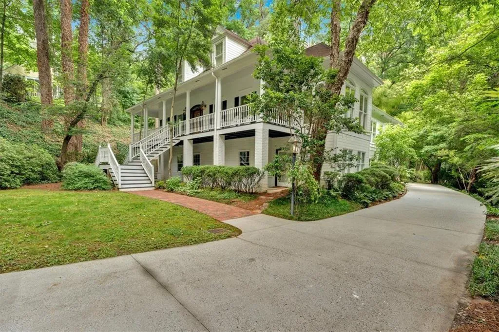 400 Old Ivy Road Ne, Atlanta, Georgia 30342, 6 Bedrooms Bedrooms, ,5 BathroomsBathrooms,Residential,For Sale,400 Old Ivy Road Ne,7587228