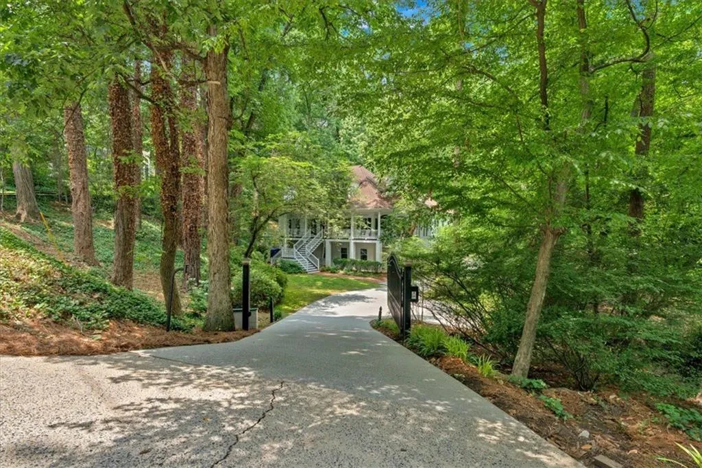 400 Old Ivy Road Ne, Atlanta, Georgia 30342, 6 Bedrooms Bedrooms, ,5 BathroomsBathrooms,Residential,For Sale,400 Old Ivy Road Ne,7587228