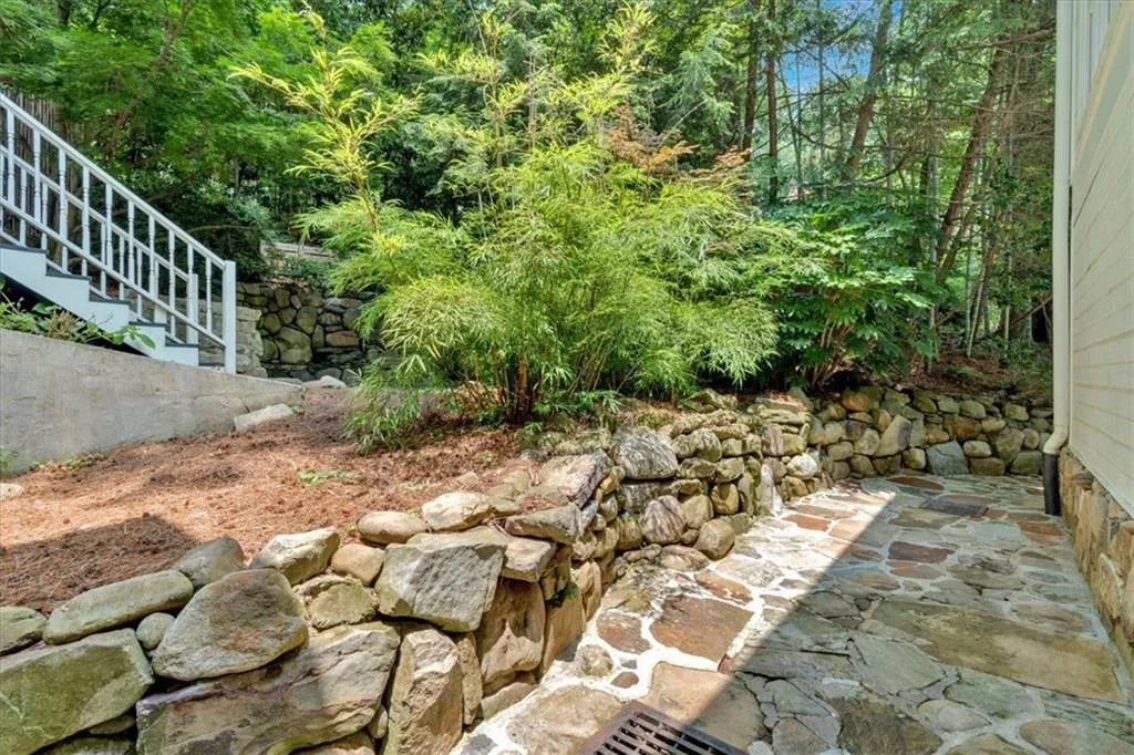400 Old Ivy Road Ne, Atlanta, Georgia 30342, 6 Bedrooms Bedrooms, ,5 BathroomsBathrooms,Residential,For Sale,400 Old Ivy Road Ne,7587228