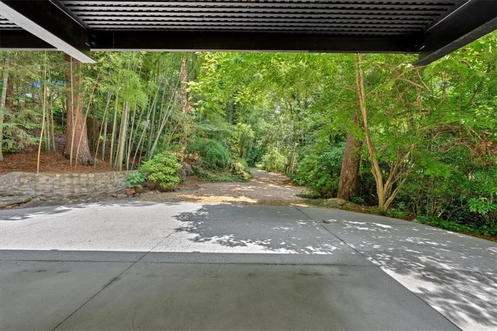400 Old Ivy Road Ne, Atlanta, Georgia 30342, 6 Bedrooms Bedrooms, ,5 BathroomsBathrooms,Residential,For Sale,400 Old Ivy Road Ne,7587228