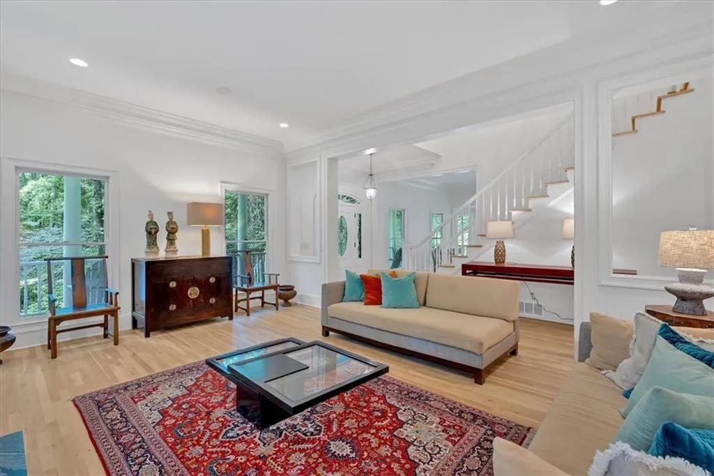 400 Old Ivy Road Ne, Atlanta, Georgia 30342, 6 Bedrooms Bedrooms, ,5 BathroomsBathrooms,Residential,For Sale,400 Old Ivy Road Ne,7587228