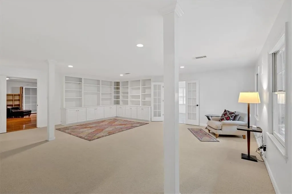 400 Old Ivy Road Ne, Atlanta, Georgia 30342, 6 Bedrooms Bedrooms, ,5 BathroomsBathrooms,Residential,For Sale,400 Old Ivy Road Ne,7587228