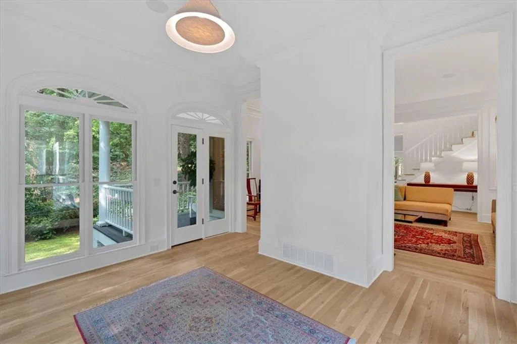400 Old Ivy Road Ne, Atlanta, Georgia 30342, 6 Bedrooms Bedrooms, ,5 BathroomsBathrooms,Residential,For Sale,400 Old Ivy Road Ne,7587228