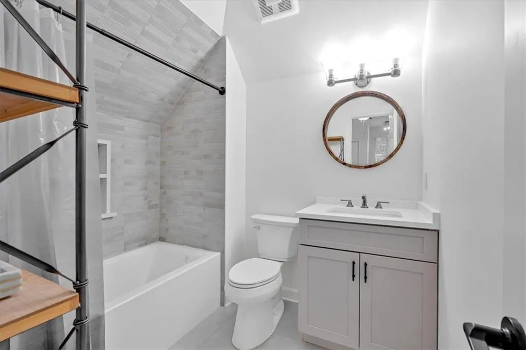 400 Old Ivy Road Ne, Atlanta, Georgia 30342, 6 Bedrooms Bedrooms, ,5 BathroomsBathrooms,Residential,For Sale,400 Old Ivy Road Ne,7587228