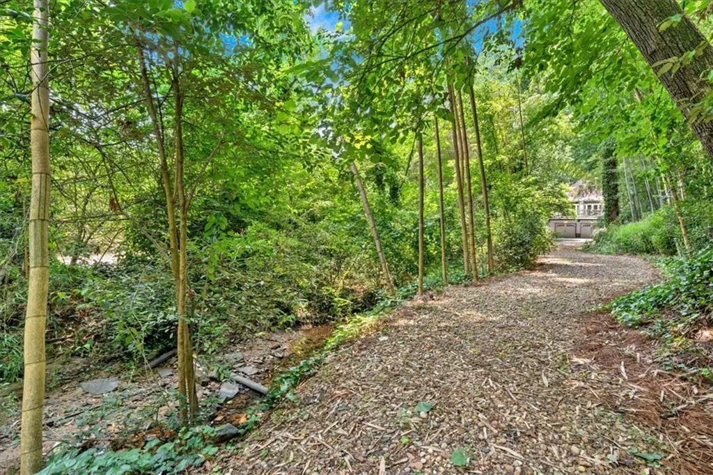 400 Old Ivy Road Ne, Atlanta, Georgia 30342, 6 Bedrooms Bedrooms, ,5 BathroomsBathrooms,Residential,For Sale,400 Old Ivy Road Ne,7587228