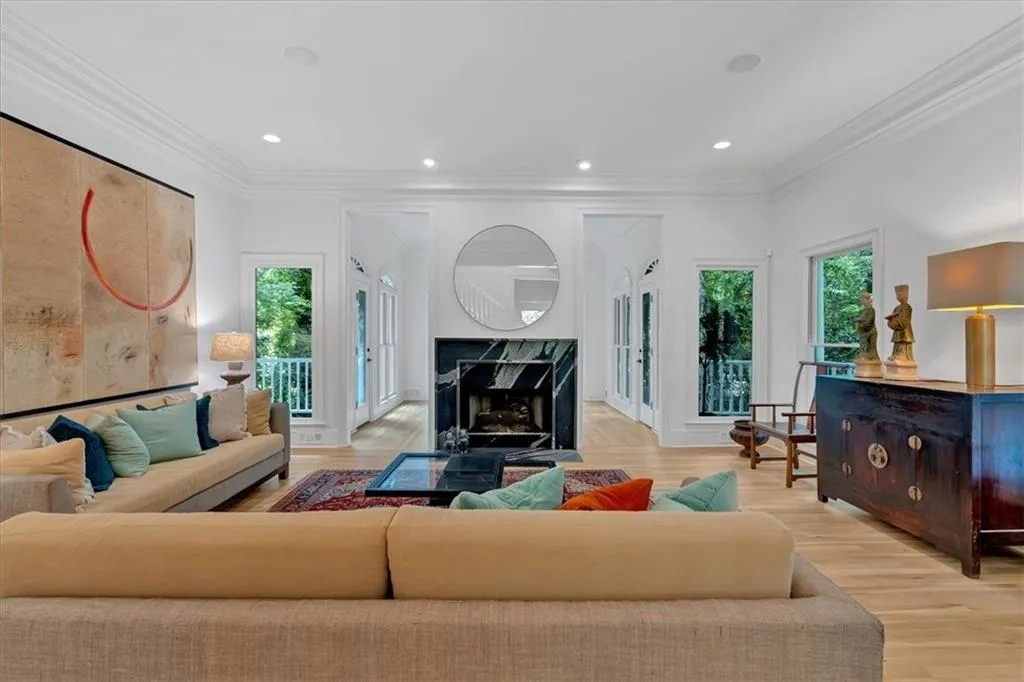 400 Old Ivy Road Ne, Atlanta, Georgia 30342, 6 Bedrooms Bedrooms, ,5 BathroomsBathrooms,Residential,For Sale,400 Old Ivy Road Ne,7587228