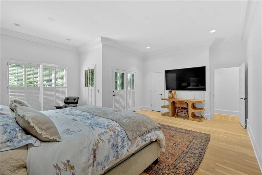 400 Old Ivy Road Ne, Atlanta, Georgia 30342, 6 Bedrooms Bedrooms, ,5 BathroomsBathrooms,Residential,For Sale,400 Old Ivy Road Ne,7587228