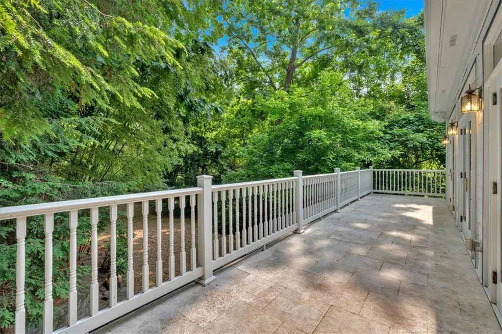 400 Old Ivy Road Ne, Atlanta, Georgia 30342, 6 Bedrooms Bedrooms, ,5 BathroomsBathrooms,Residential,For Sale,400 Old Ivy Road Ne,7587228
