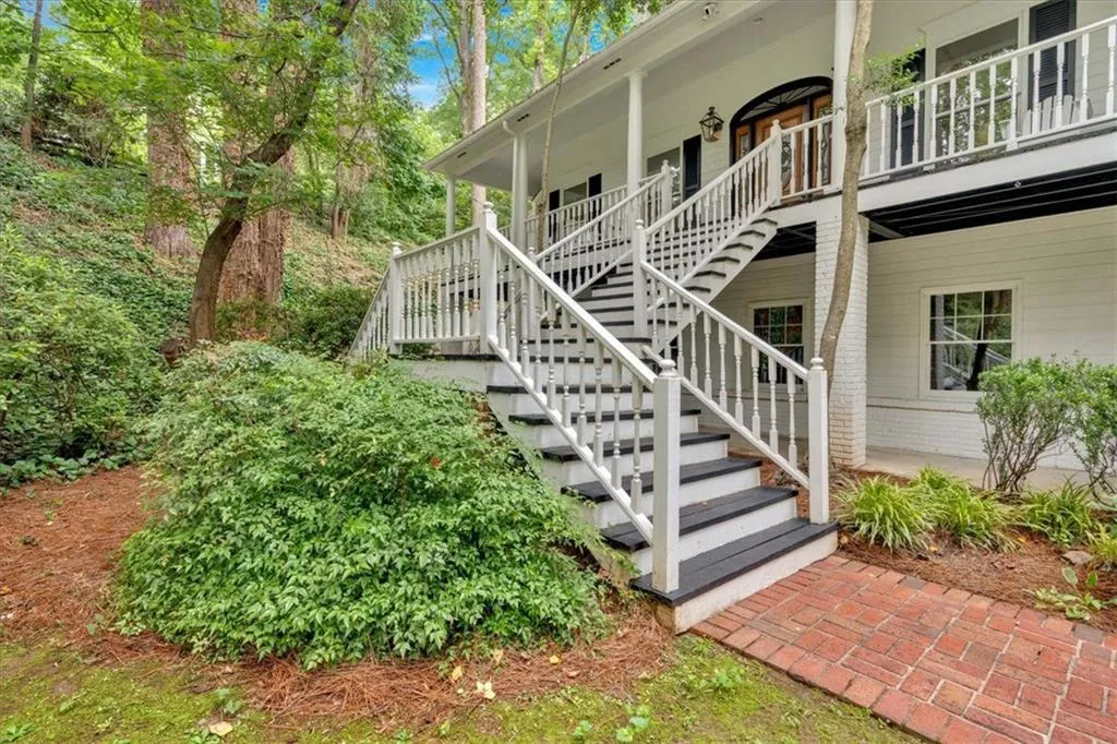 400 Old Ivy Road Ne, Atlanta, Georgia 30342, 6 Bedrooms Bedrooms, ,5 BathroomsBathrooms,Residential,For Sale,400 Old Ivy Road Ne,7587228