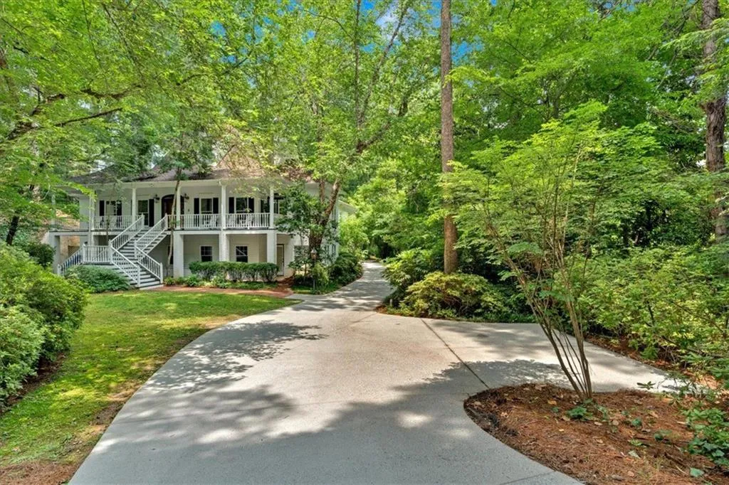 400 Old Ivy Road Ne, Atlanta, Georgia 30342, 6 Bedrooms Bedrooms, ,5 BathroomsBathrooms,Residential,For Sale,400 Old Ivy Road Ne,7587228