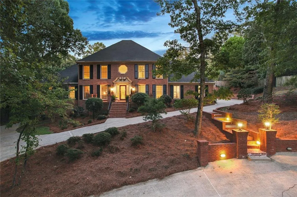 3210 Spalding Drive, Atlanta, Georgia 30350, 6 Bedrooms Bedrooms, ,4 BathroomsBathrooms,Residential,Sold,3210 Spalding Drive,5913519