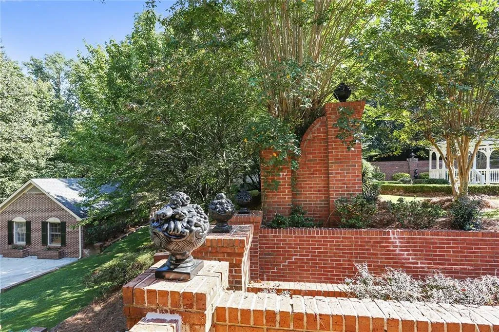 3210 Spalding Drive, Atlanta, Georgia 30350, 6 Bedrooms Bedrooms, ,4 BathroomsBathrooms,Residential,Sold,3210 Spalding Drive,5913519