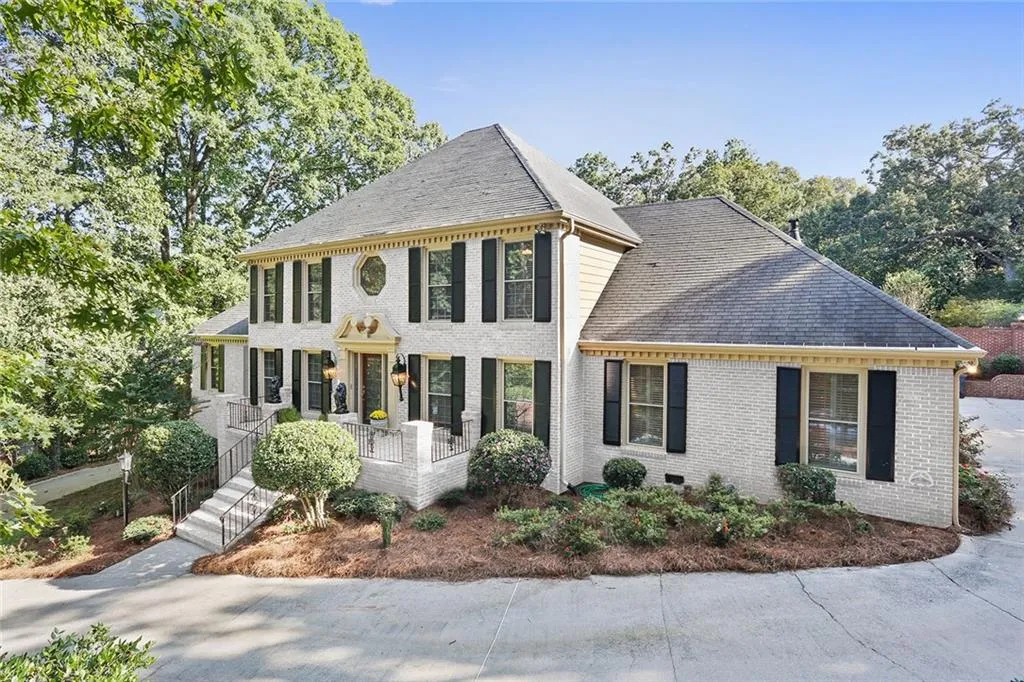 3210 Spalding Drive, Atlanta, Georgia 30350, 6 Bedrooms Bedrooms, ,4 BathroomsBathrooms,Residential,Sold,3210 Spalding Drive,5913519