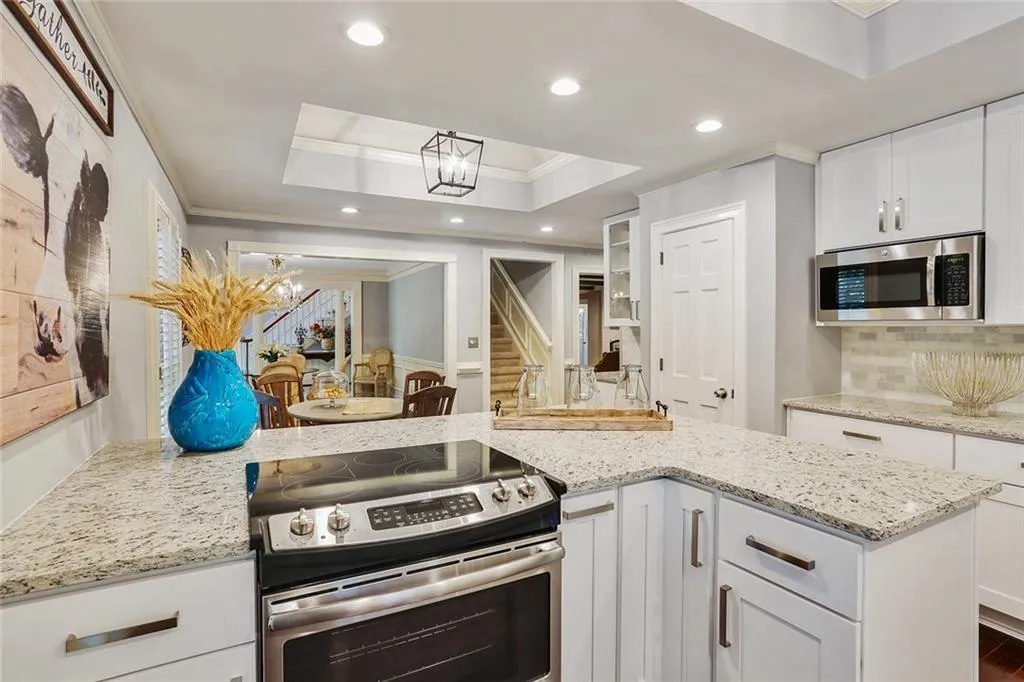 3210 Spalding Drive, Atlanta, Georgia 30350, 6 Bedrooms Bedrooms, ,4 BathroomsBathrooms,Residential,Sold,3210 Spalding Drive,5913519