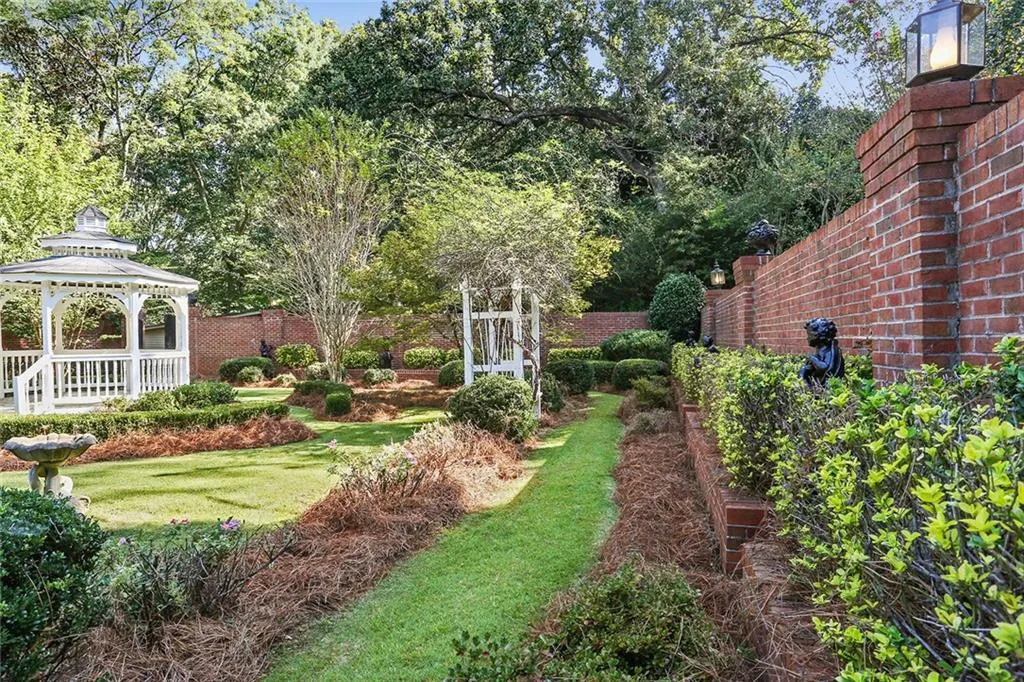 3210 Spalding Drive, Atlanta, Georgia 30350, 6 Bedrooms Bedrooms, ,4 BathroomsBathrooms,Residential,Sold,3210 Spalding Drive,5913519