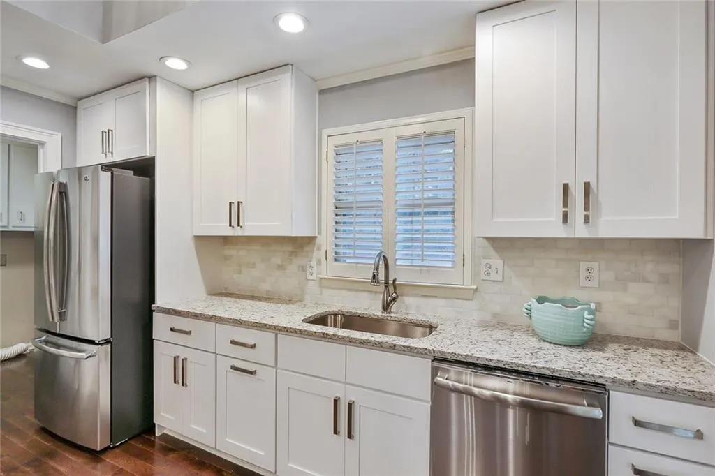 3210 Spalding Drive, Atlanta, Georgia 30350, 6 Bedrooms Bedrooms, ,4 BathroomsBathrooms,Residential,Sold,3210 Spalding Drive,5913519