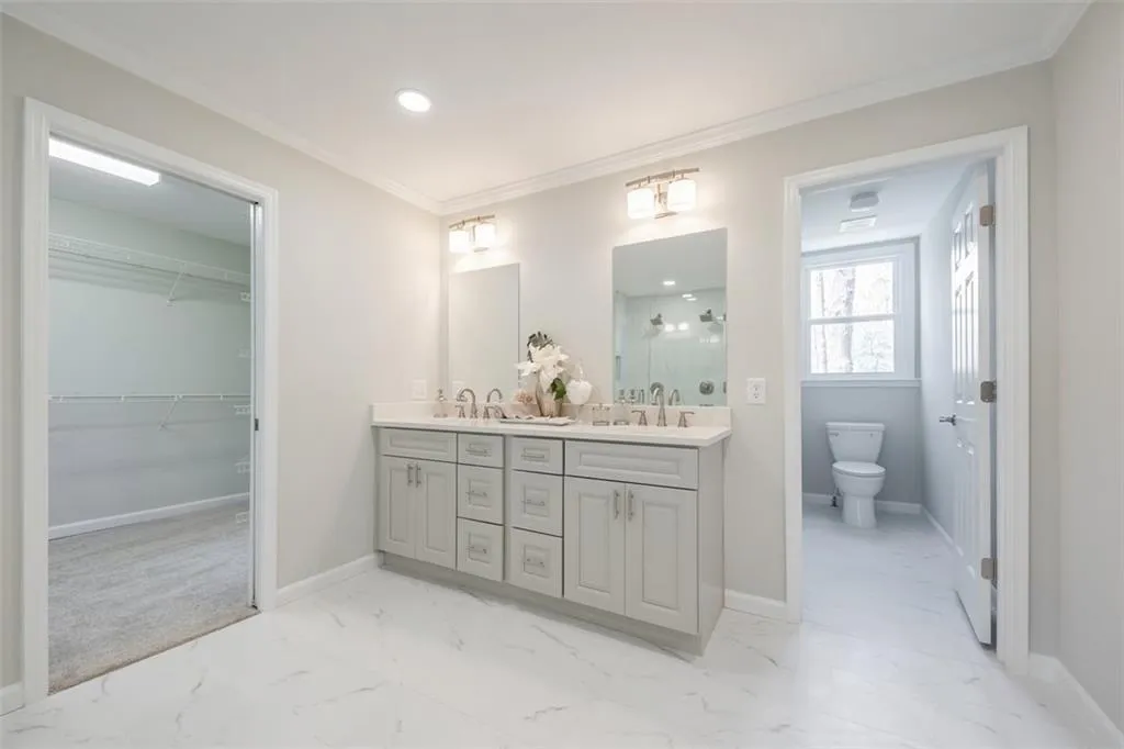 90 Cliffcreek Trace, Sandy Springs, Georgia 30350, 6 Bedrooms Bedrooms, ,4 BathroomsBathrooms,Residential,Sold,90 Cliffcreek Trace,6877833