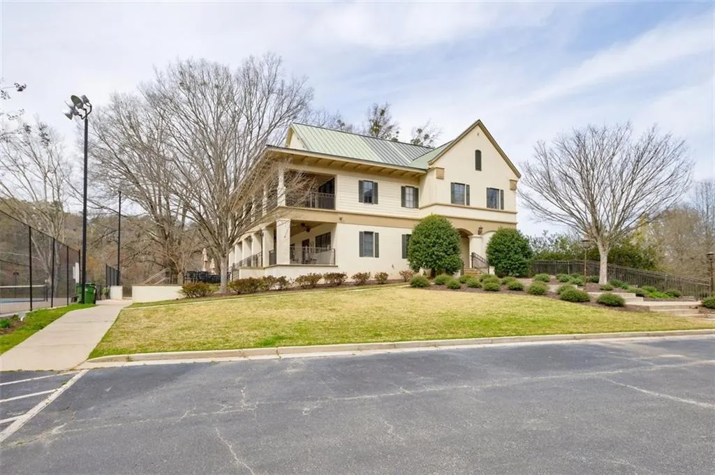 90 Cliffcreek Trace, Sandy Springs, Georgia 30350, 6 Bedrooms Bedrooms, ,4 BathroomsBathrooms,Residential,Sold,90 Cliffcreek Trace,6877833