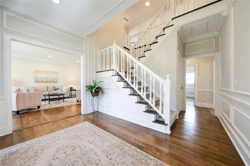 90 Cliffcreek Trace, Sandy Springs, Georgia 30350, 6 Bedrooms Bedrooms, ,4 BathroomsBathrooms,Residential,Sold,90 Cliffcreek Trace,6877833