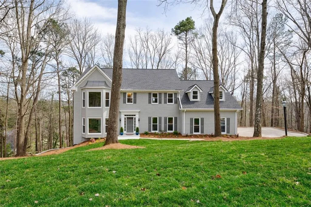 90 Cliffcreek Trace, Sandy Springs, Georgia 30350, 6 Bedrooms Bedrooms, ,4 BathroomsBathrooms,Residential,Sold,90 Cliffcreek Trace,6877833