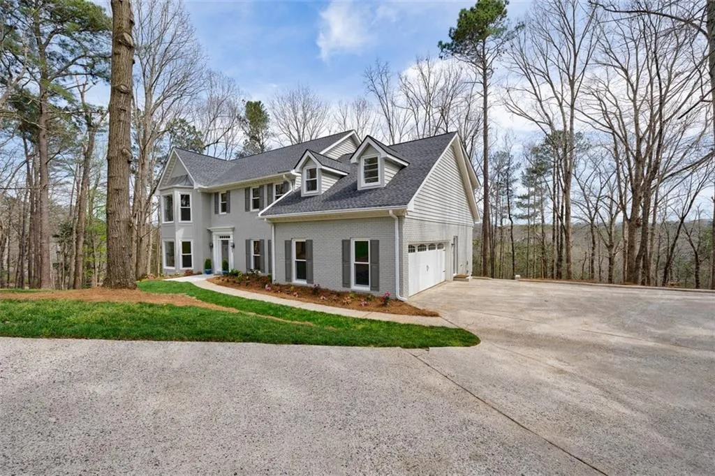 90 Cliffcreek Trace, Sandy Springs, Georgia 30350, 6 Bedrooms Bedrooms, ,4 BathroomsBathrooms,Residential,Sold,90 Cliffcreek Trace,6877833