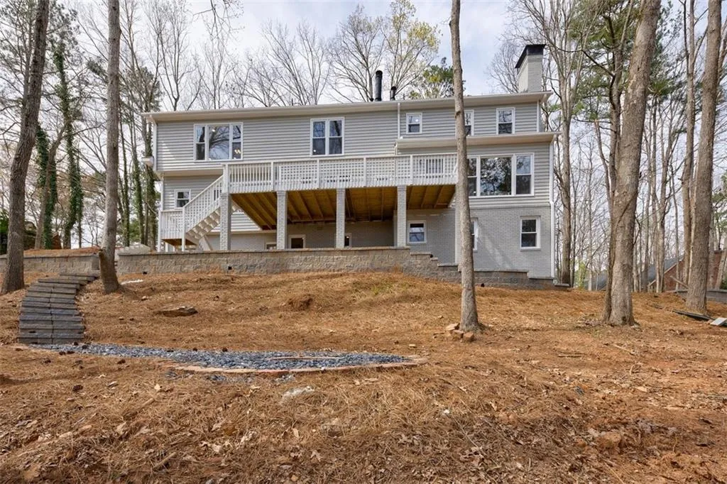 90 Cliffcreek Trace, Sandy Springs, Georgia 30350, 6 Bedrooms Bedrooms, ,4 BathroomsBathrooms,Residential,Sold,90 Cliffcreek Trace,6877833