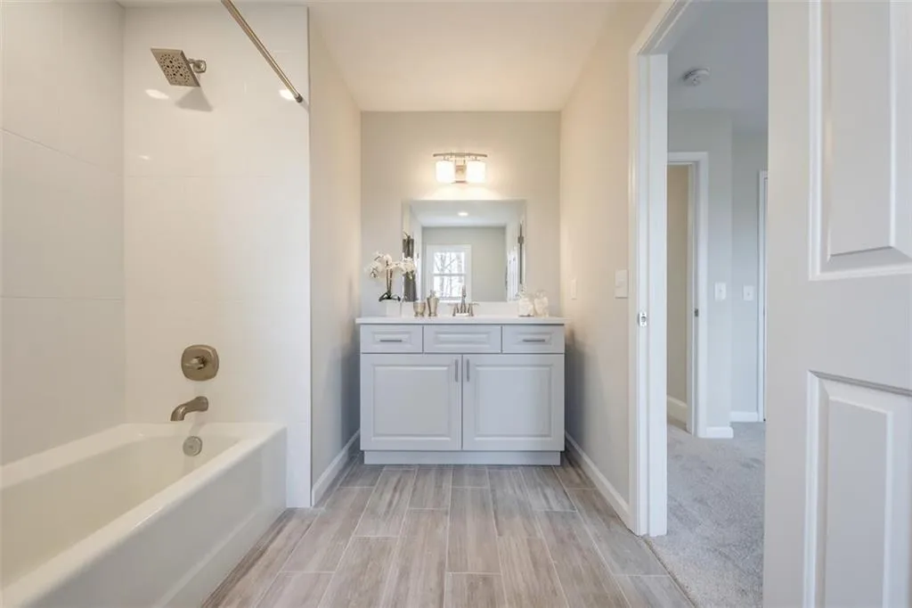 90 Cliffcreek Trace, Sandy Springs, Georgia 30350, 6 Bedrooms Bedrooms, ,4 BathroomsBathrooms,Residential,Sold,90 Cliffcreek Trace,6877833