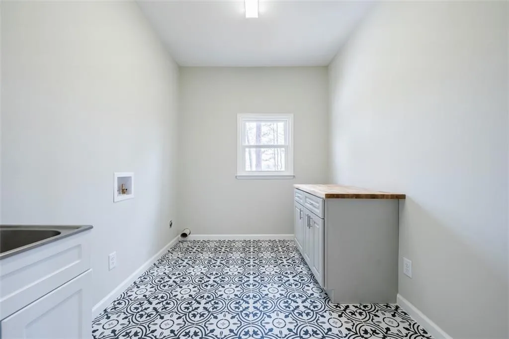 90 Cliffcreek Trace, Sandy Springs, Georgia 30350, 6 Bedrooms Bedrooms, ,4 BathroomsBathrooms,Residential,Sold,90 Cliffcreek Trace,6877833