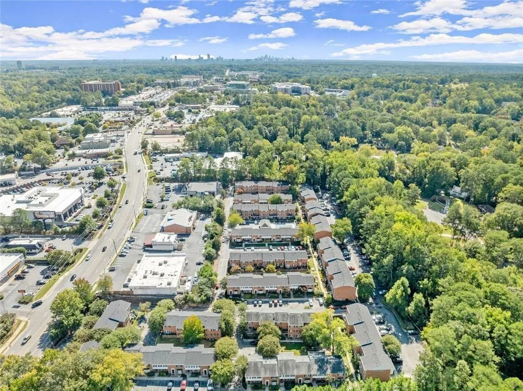 6520 Roswell Road Unit 104, Sandy Springs, Georgia 30328, 2 Bedrooms Bedrooms, ,1 BathroomBathrooms,Residential,Sold,6520 Roswell Road Unit 104,7715235