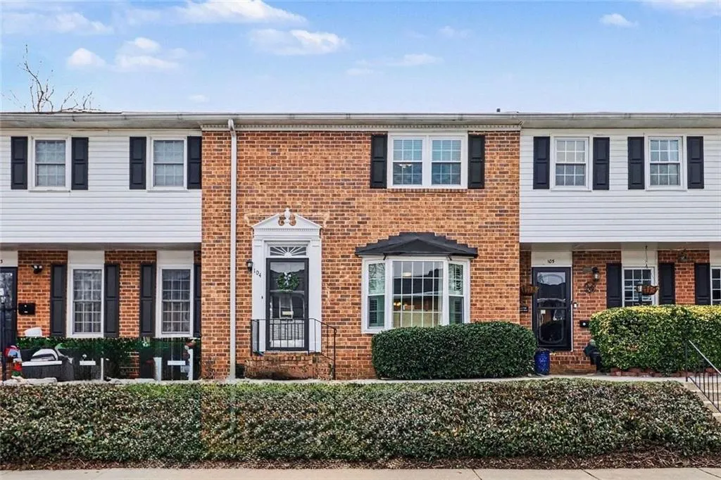 6520 Roswell Road Unit 104, Sandy Springs, Georgia 30328, 2 Bedrooms Bedrooms, ,1 BathroomBathrooms,Residential,Sold,6520 Roswell Road Unit 104,7715235