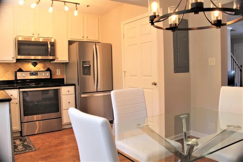 255 Winding River Drive Unit F, Atlanta, Georgia 30350, 2 Bedrooms Bedrooms, ,1 BathroomBathrooms,Residential,Sold,255 Winding River Drive Unit F,6845907