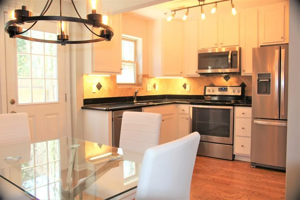 255 Winding River Drive Unit F, Atlanta, Georgia 30350, 2 Bedrooms Bedrooms, ,1 BathroomBathrooms,Residential,Sold,255 Winding River Drive Unit F,6845907