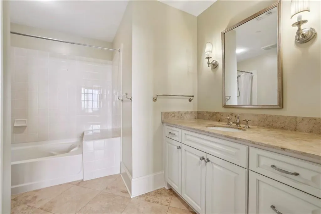 2700 Paces Ferry Road Se Unit 202, Atlanta, Georgia 30339, 2 Bedrooms Bedrooms, ,2 BathroomsBathrooms,Residential,For Sale,2700 Paces Ferry Road Se Unit 202,7578557