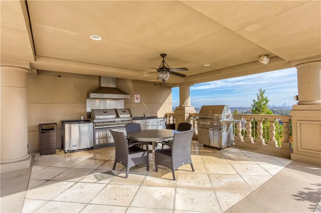 2700 Paces Ferry Road Se Unit 202, Atlanta, Georgia 30339, 2 Bedrooms Bedrooms, ,2 BathroomsBathrooms,Residential,For Sale,2700 Paces Ferry Road Se Unit 202,7578557
