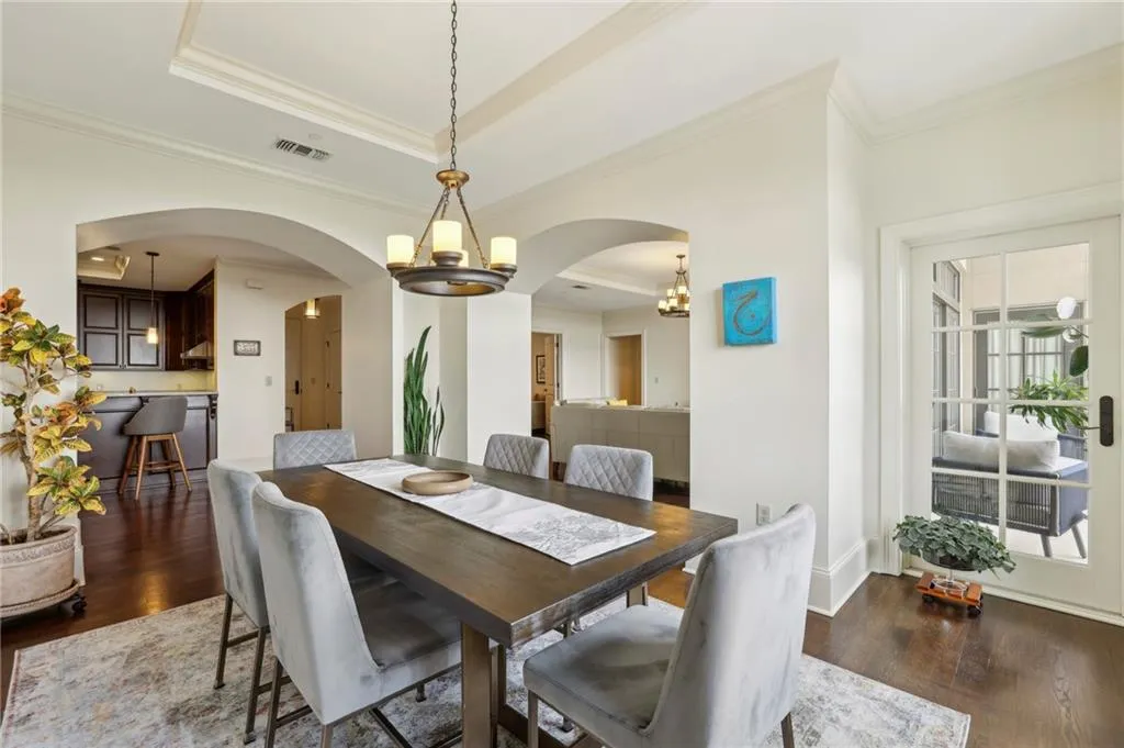 2700 Paces Ferry Road Se Unit 202, Atlanta, Georgia 30339, 2 Bedrooms Bedrooms, ,2 BathroomsBathrooms,Residential,For Sale,2700 Paces Ferry Road Se Unit 202,7578557