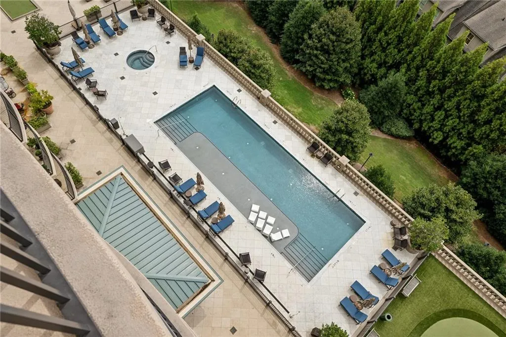 2700 Paces Ferry Road Se Unit 202, Atlanta, Georgia 30339, 2 Bedrooms Bedrooms, ,2 BathroomsBathrooms,Residential,For Sale,2700 Paces Ferry Road Se Unit 202,7578557
