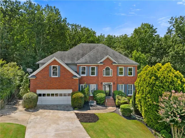 Private lot situated in a quiet cut de sac