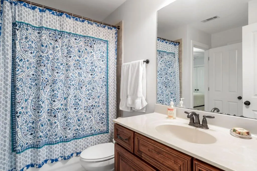 7900 Glisten Avenue, Sandy Springs, Georgia 30328, 3 Bedrooms Bedrooms, ,2 BathroomsBathrooms,Residential,Sold,7900 Glisten Avenue,6711484