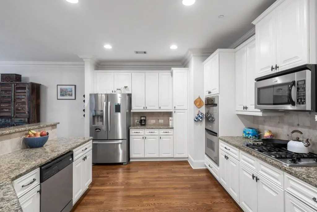 7900 Glisten Avenue, Sandy Springs, Georgia 30328, 3 Bedrooms Bedrooms, ,2 BathroomsBathrooms,Residential,Sold,7900 Glisten Avenue,6711484
