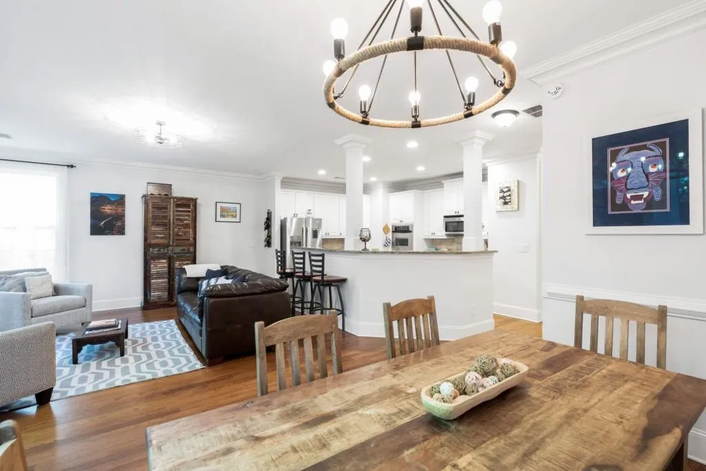 7900 Glisten Avenue, Sandy Springs, Georgia 30328, 3 Bedrooms Bedrooms, ,2 BathroomsBathrooms,Residential,Sold,7900 Glisten Avenue,6711484