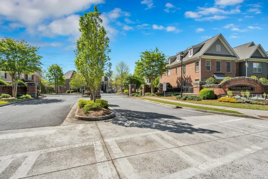 7900 Glisten Avenue, Sandy Springs, Georgia 30328, 3 Bedrooms Bedrooms, ,2 BathroomsBathrooms,Residential,Sold,7900 Glisten Avenue,6711484