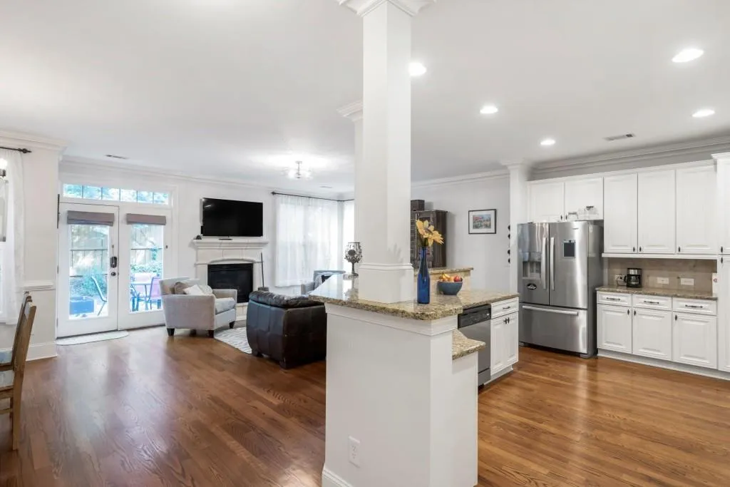 7900 Glisten Avenue, Sandy Springs, Georgia 30328, 3 Bedrooms Bedrooms, ,2 BathroomsBathrooms,Residential,Sold,7900 Glisten Avenue,6711484
