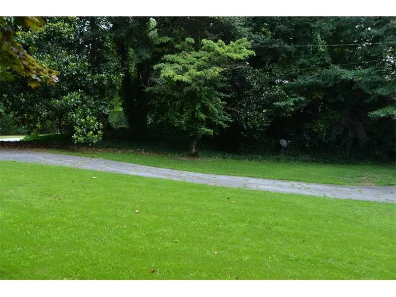 5220 Green Oak Court, Atlanta, Georgia 30327, 4 Bedrooms Bedrooms, ,2 BathroomsBathrooms,Residential,Sold,5220 Green Oak Court,5597594