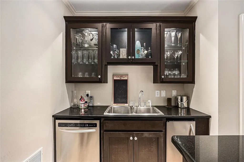 136 Hardeman Road, Atlanta, Georgia 30342, 4 Bedrooms Bedrooms, ,4 BathroomsBathrooms,Residential,Sold,136 Hardeman Road,7381918