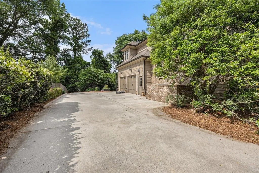 136 Hardeman Road, Atlanta, Georgia 30342, 4 Bedrooms Bedrooms, ,4 BathroomsBathrooms,Residential,Sold,136 Hardeman Road,7381918