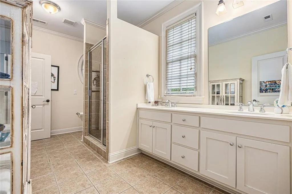 136 Hardeman Road, Atlanta, Georgia 30342, 4 Bedrooms Bedrooms, ,4 BathroomsBathrooms,Residential,Sold,136 Hardeman Road,7381918