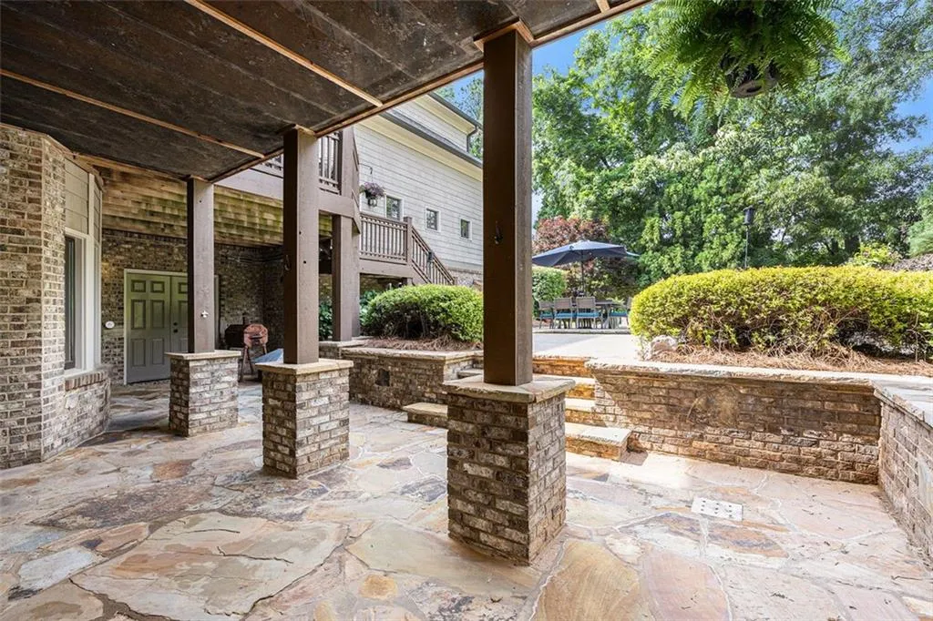 136 Hardeman Road, Atlanta, Georgia 30342, 4 Bedrooms Bedrooms, ,4 BathroomsBathrooms,Residential,Sold,136 Hardeman Road,7381918